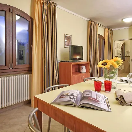 Comfortable Holiday Home In Soiano Del Lago With Lakeview Сasa de vacaciones Soiano Del Lago