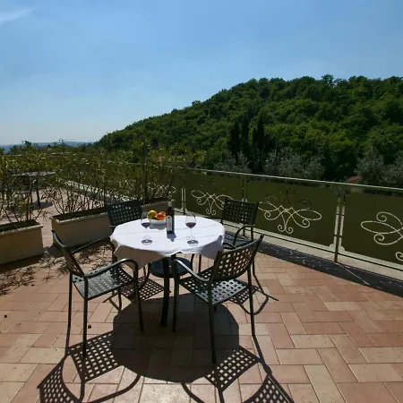 Сasa de vacaciones Comfortable Holiday Home In Soiano Del Lago With Lakeview *
